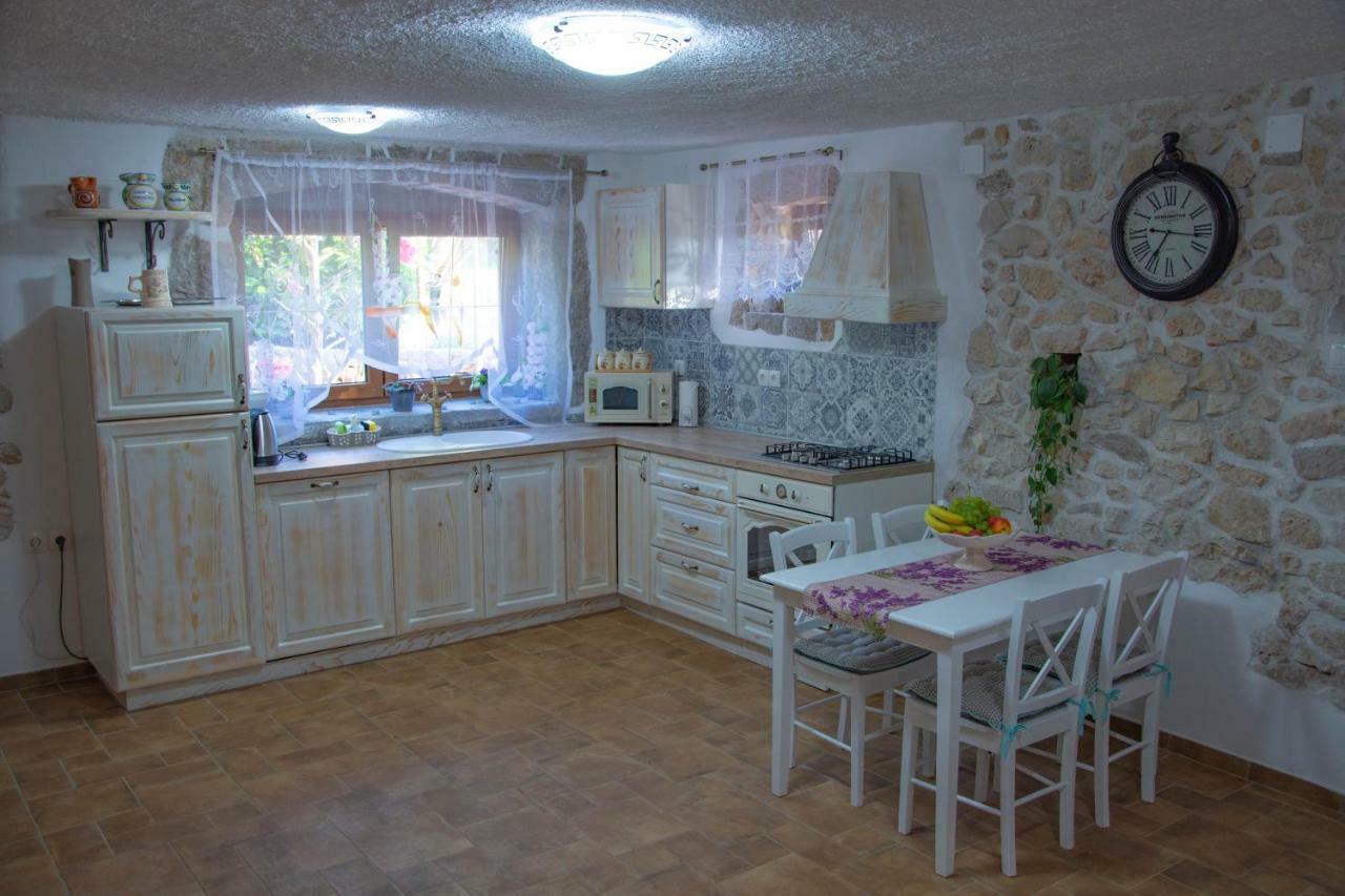 Traditional Stone House St.Anton 말린스카 외부 사진