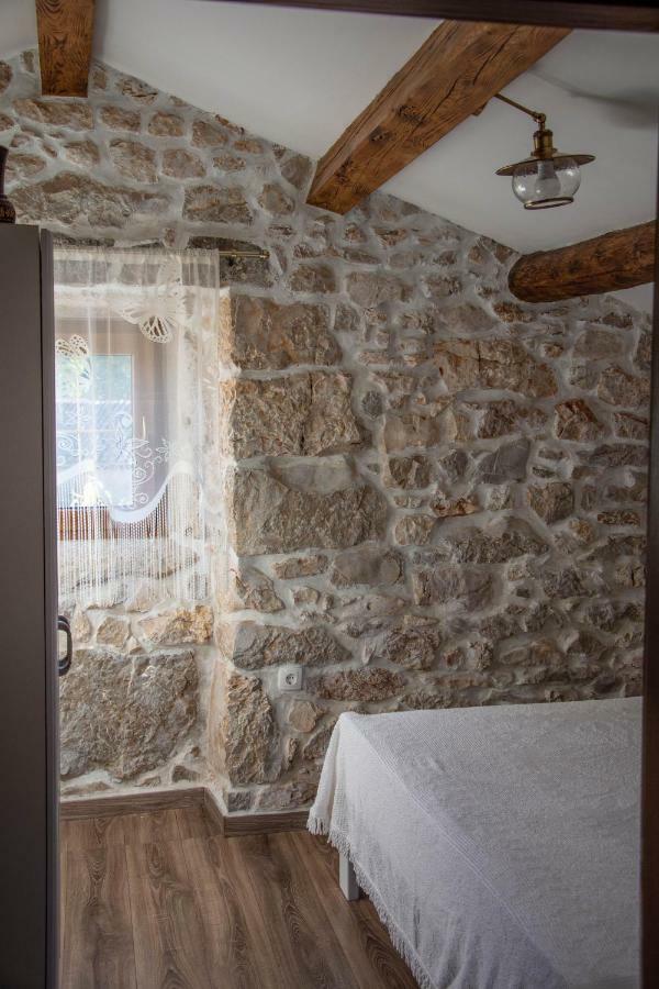 Traditional Stone House St.Anton 말린스카 외부 사진